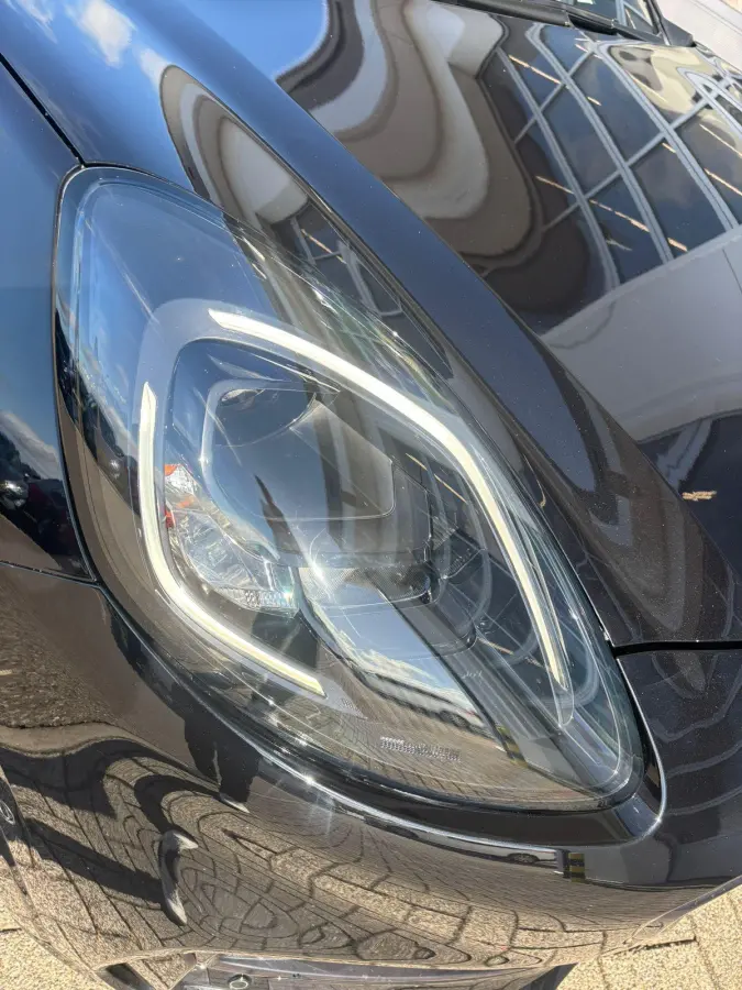 1.0 EcoBoost ST-Line X | Led Koplampen | Cruise Control | Winterpakket Stoel/Stuur/Voorruit verwarming | Navigatie | Sync 4 Systeem