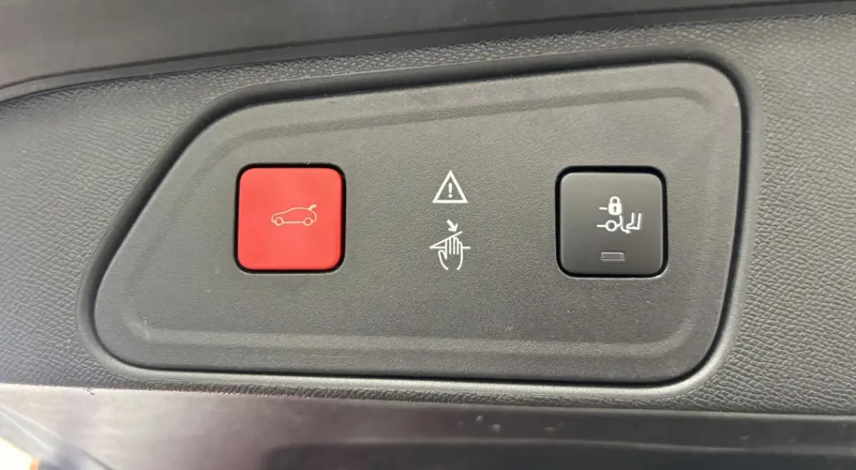 1.2 PureTech Allure | Navigatie | Cruise Control | Elek. Achterklep | Camera | Trekhaak | | Achteruitrijcamera | Apple Carplay/Android Auto|telefoonintegratie premium | Bluetooth telefoonvoo
