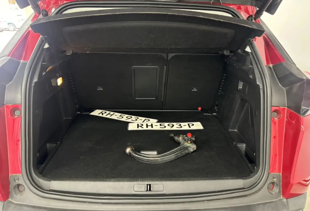 1.2 PureTech Allure | Navigatie | Cruise Control | Elek. Achterklep | Camera | Trekhaak | | Achteruitrijcamera | Apple Carplay/Android Auto|telefoonintegratie premium | Bluetooth telefoonvoo
