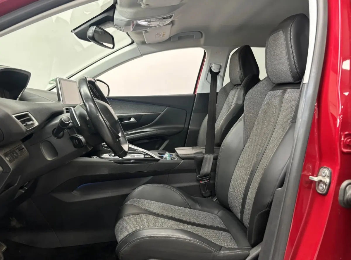 1.2 PureTech Allure | Navigatie | Cruise Control | Elek. Achterklep | Camera | Trekhaak | | Achteruitrijcamera | Apple Carplay/Android Auto|telefoonintegratie premium | Bluetooth telefoonvoo