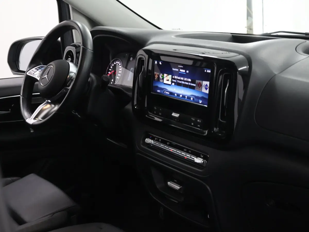116 CDI | Aut. | Lang L2 | Select | Trekhaak | 270° Deuren | MBUX | Led koplampen | 3-zits | Apple Carplay \ Android Auto | Certified