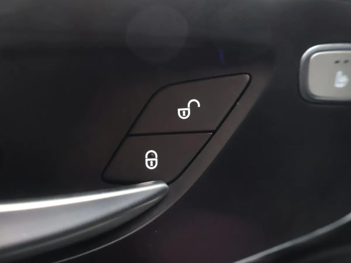 116 CDI | Aut. | Lang L2 | Select | Trekhaak | 270° Deuren | MBUX | Led koplampen | 3-zits | Apple Carplay \ Android Auto | Certified