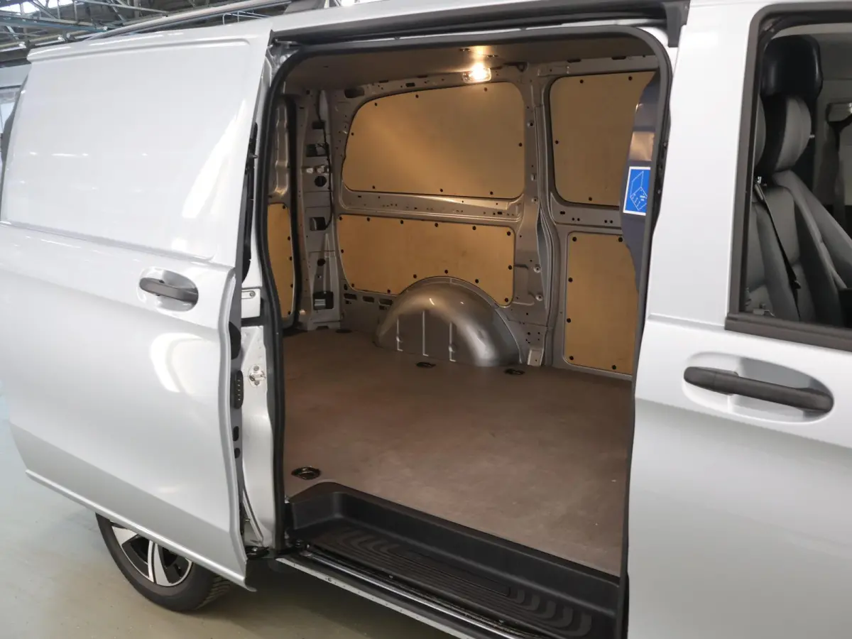 116 CDI | Aut. | Lang L2 | Select | Trekhaak | 270° Deuren | MBUX | Led koplampen | 3-zits | Apple Carplay \ Android Auto | Certified
