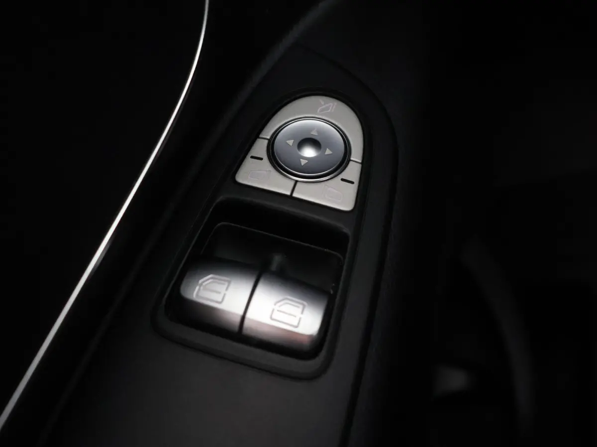116 CDI | Aut. | Lang L2 | Select | Trekhaak | 270° Deuren | MBUX | Led koplampen | 3-zits | Apple Carplay \ Android Auto | Certified
