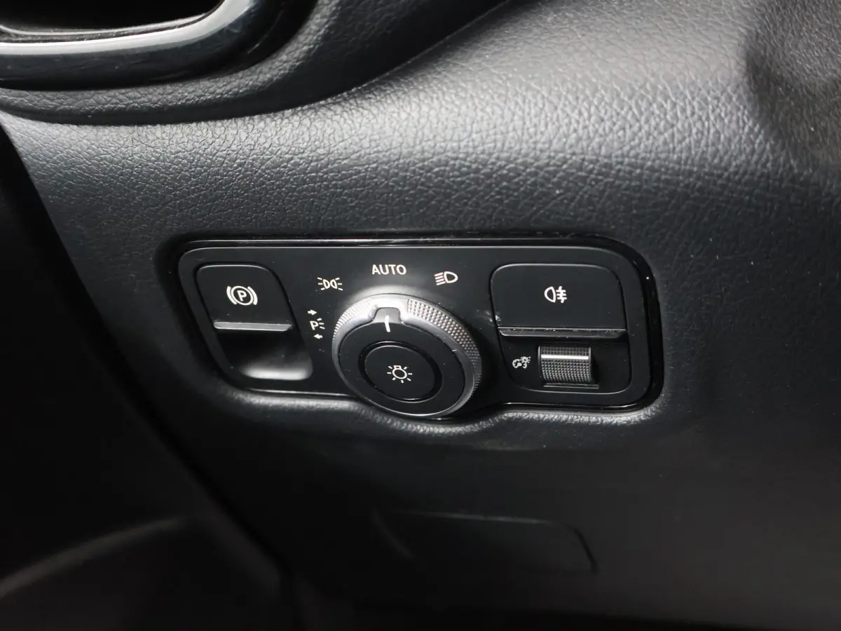 116 CDI | Aut. | XL L3 | Select | 3 zits | Stoelverwarming | LED koplampen | Vloer en Wand Betimmering | LM Velgen | Cruise Control | Apple Carplay/Android Auto | Trekhaak 2500 KG. AHW | Cer