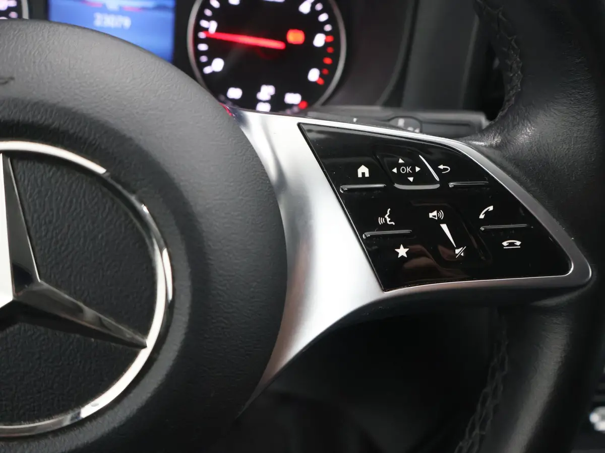 116 CDI | Aut. | XL L3 | Select | 3 zits | Stoelverwarming | LED koplampen | Vloer en Wand Betimmering | LM Velgen | Cruise Control | Apple Carplay/Android Auto | Trekhaak 2500 KG. AHW | Cer