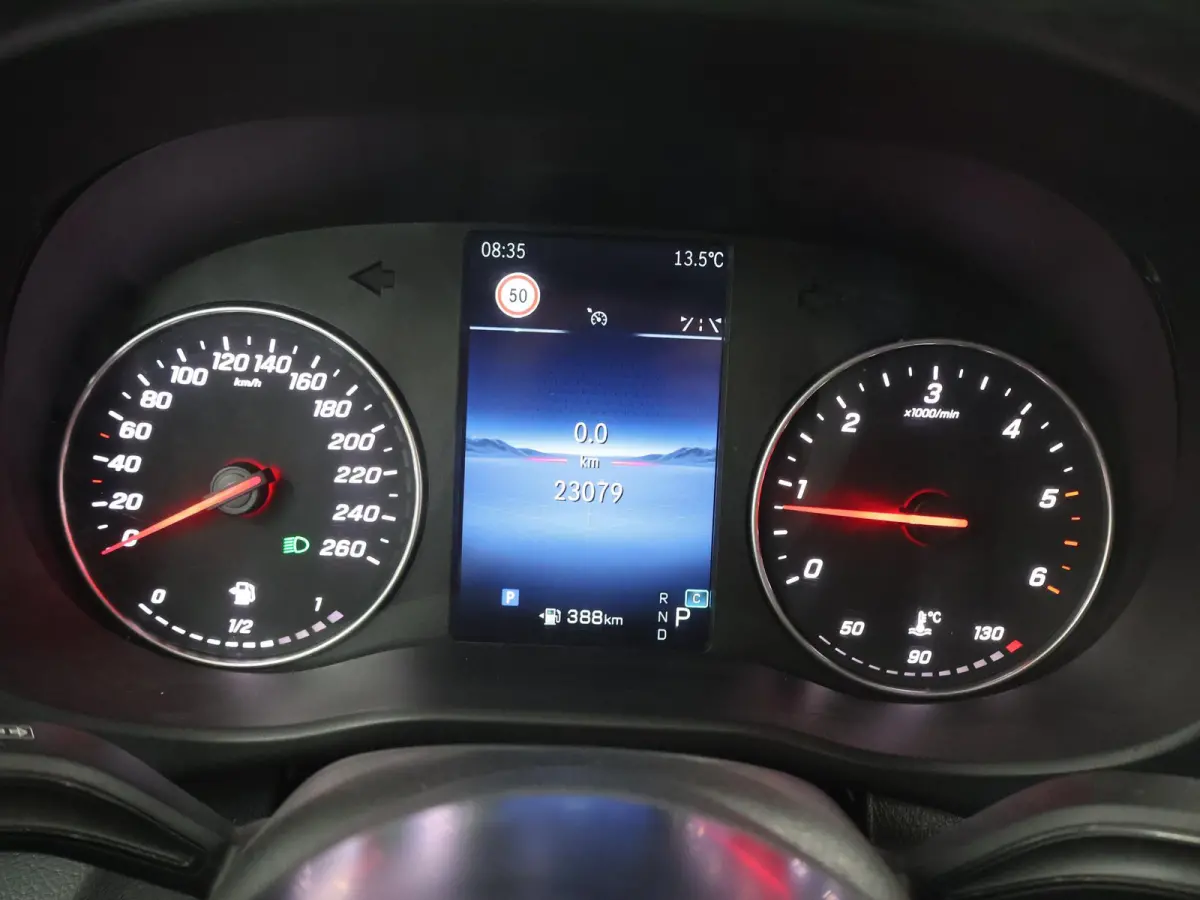 116 CDI | Aut. | XL L3 | Select | 3 zits | Stoelverwarming | LED koplampen | Vloer en Wand Betimmering | LM Velgen | Cruise Control | Apple Carplay/Android Auto | Trekhaak 2500 KG. AHW | Cer