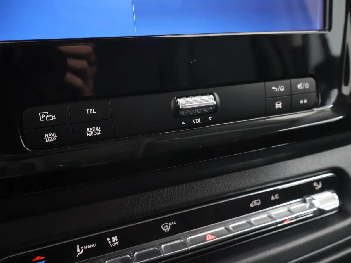 116 CDI | Aut. | XL L3 | Select | 3 zits | Stoelverwarming | LED koplampen | Vloer en Wand Betimmering | LM Velgen | Cruise Control | Apple Carplay/Android Auto | Trekhaak 2500 KG. AHW | Cer