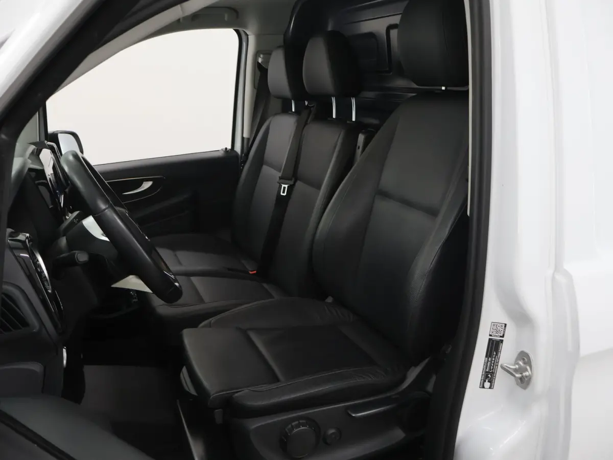 116 CDI | Aut. | XL L3 | Select | 3 zits | Stoelverwarming | LED koplampen | Vloer en Wand Betimmering | LM Velgen | Cruise Control | Apple Carplay/Android Auto | Trekhaak 2500 KG. AHW | Cer