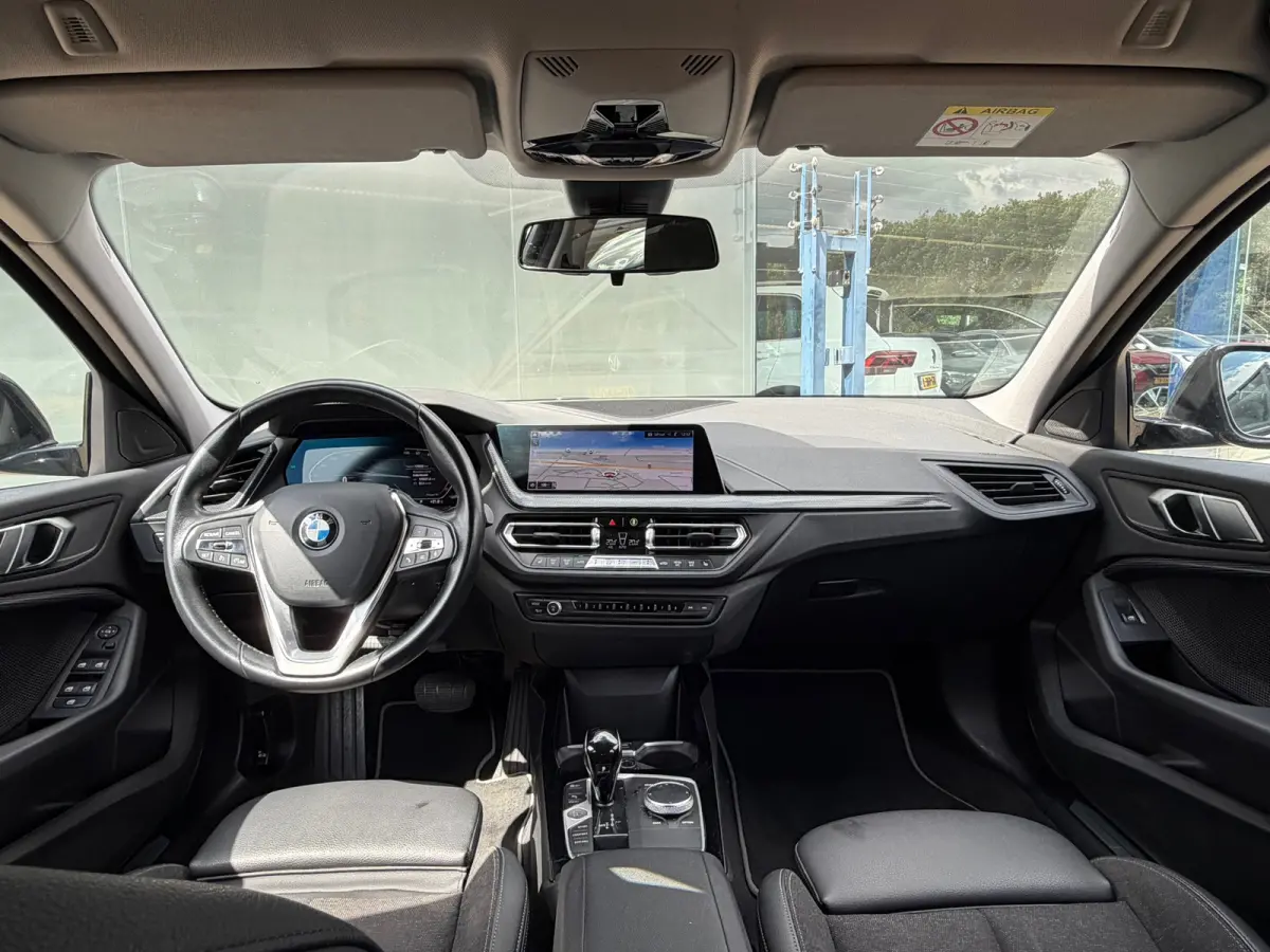 116i Sport line Business Edition |NAV|PDC| Stoelverwarmin