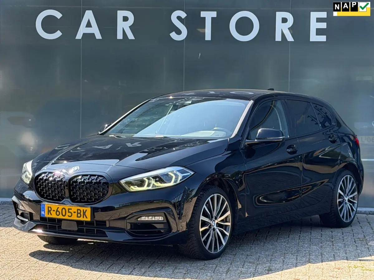 116i Sport line Business Edition |NAV|PDC| Stoelverwarmin