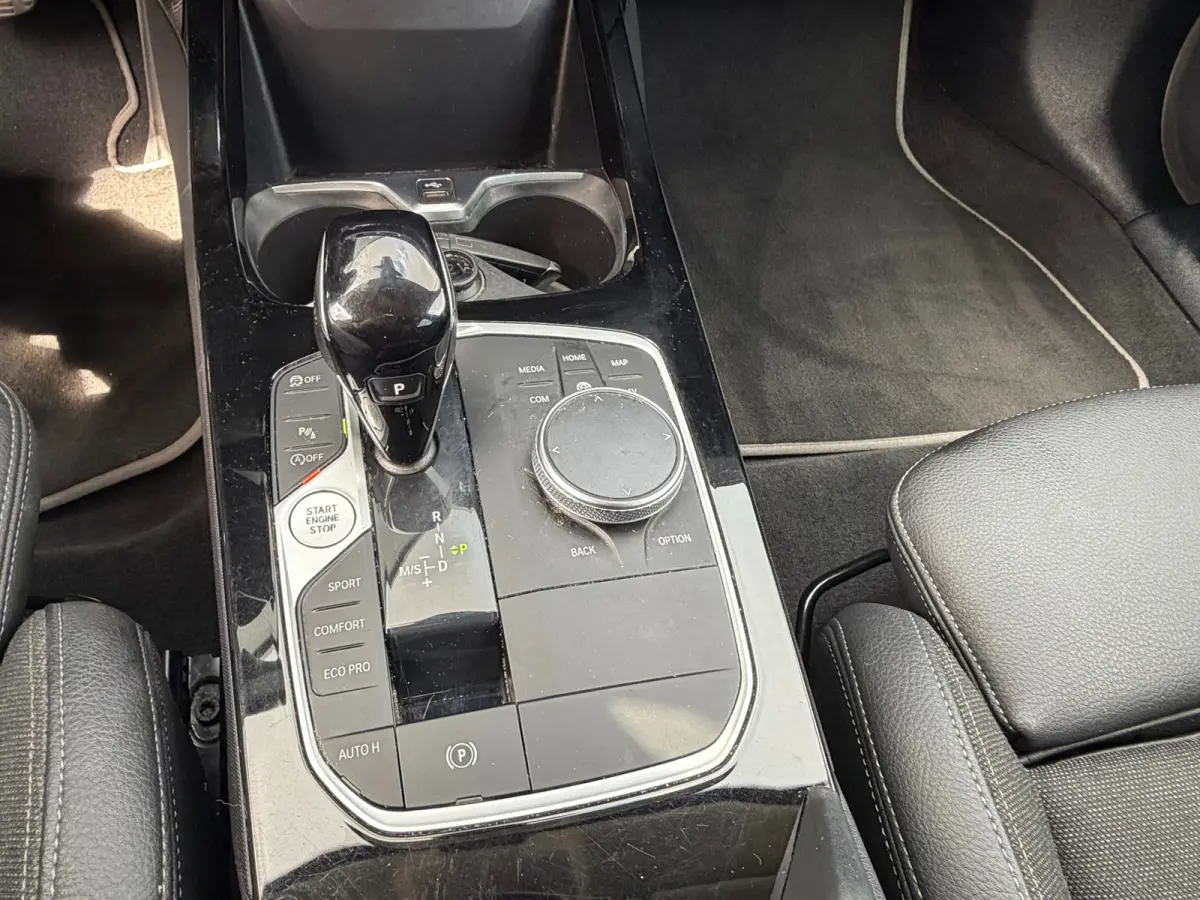 116i Sport line Business Edition |NAV|PDC| Stoelverwarmin