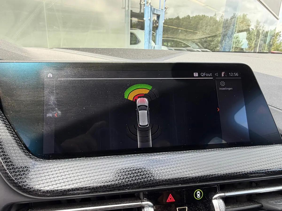 116i Sport line Business Edition |NAV|PDC| Stoelverwarmin
