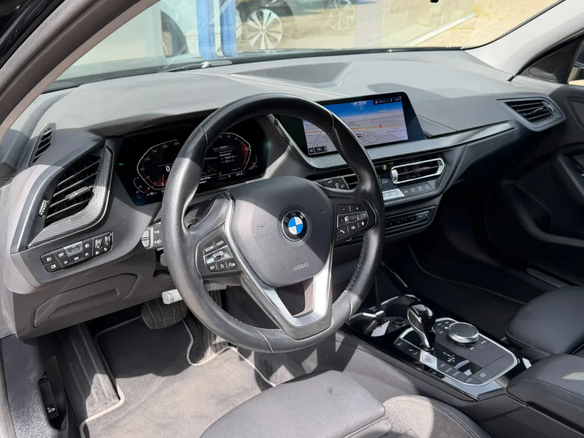 116i Sport line Business Edition |NAV|PDC| Stoelverwarmin