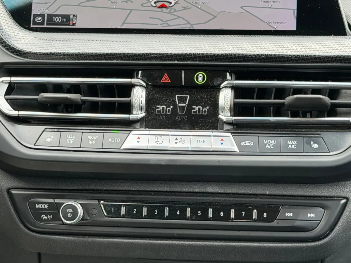 116i Sport line Business Edition |NAV|PDC| Stoelverwarmin