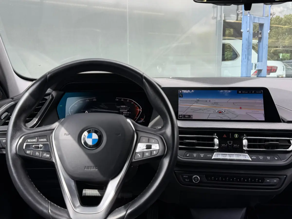116i Sport line Business Edition |NAV|PDC| Stoelverwarmin