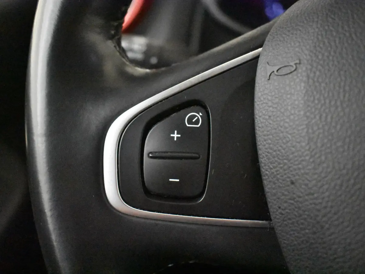 1.2 TCe Intens | Climate control | Cruise control | DAB | Navi | Keyless entry/start | 16"LMV