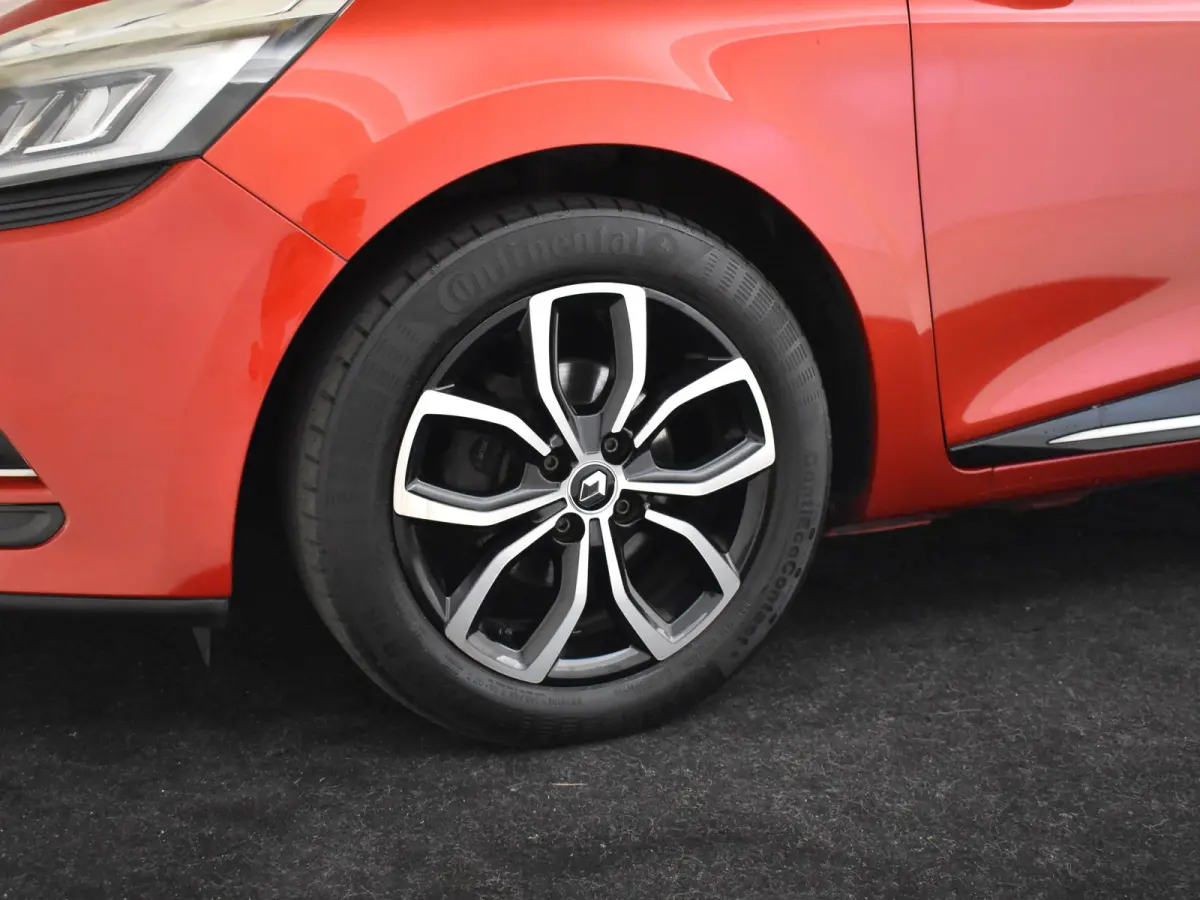 1.2 TCe Intens | Climate control | Cruise control | DAB | Navi | Keyless entry/start | 16"LMV