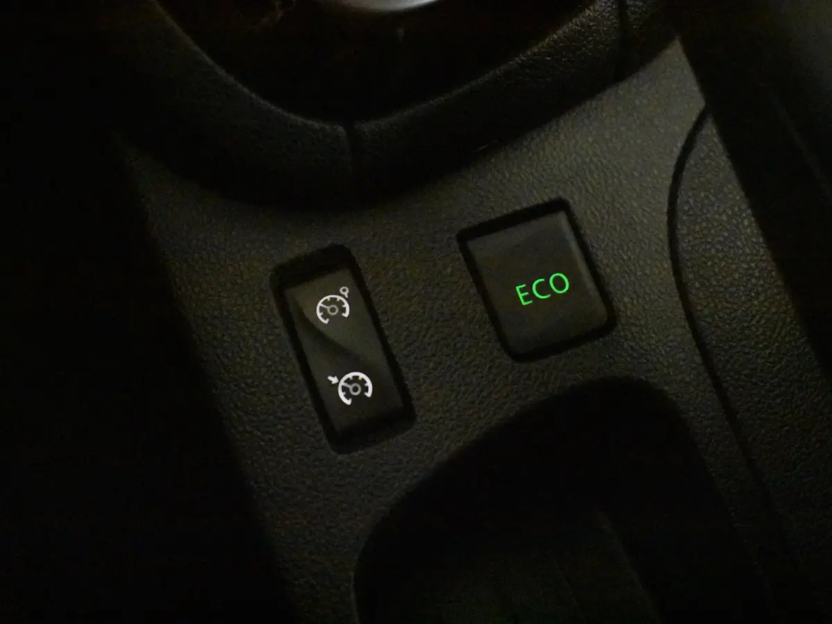 1.2 TCe Intens | Climate control | Cruise control | DAB | Navi | Keyless entry/start | 16"LMV