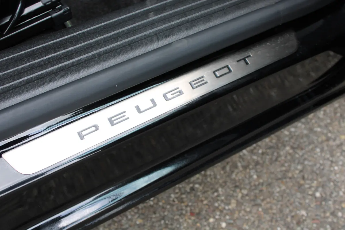 1.2 Hybrid 145 GT | Automaat | Navigatie | Camera voor + achter | Massage | Stoelverwarming | Alcantara |