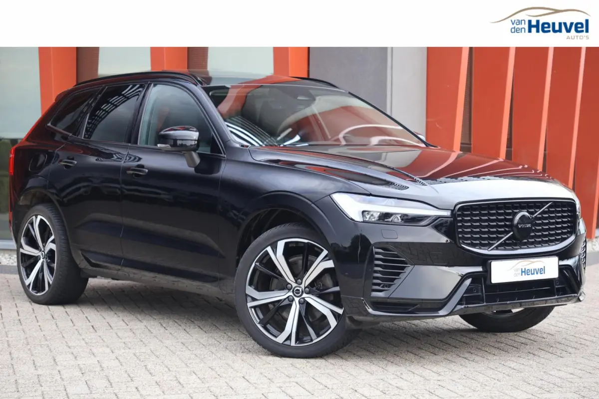 T6 Recharge AWD Plus Dark | Stoelverwarming | Trekhaak | Parkeercamera | Panoramadak | Longe Range | Pilot Assist | BLIS | Leder | Glossy Black | Keyless