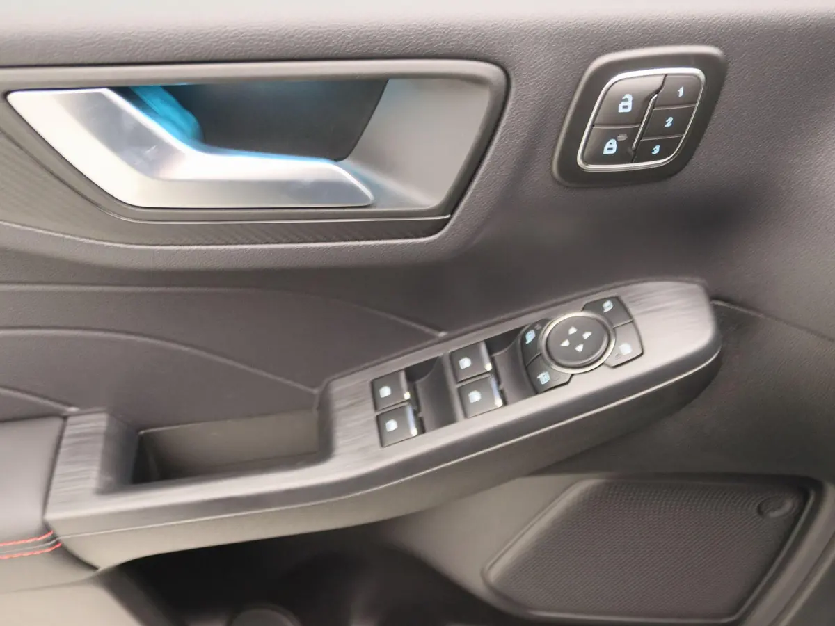 2.5 PHEV ST-Line X | UIT VOORRAAD LEVERBAAR | Elektrische Trekhaak | All weather banden |