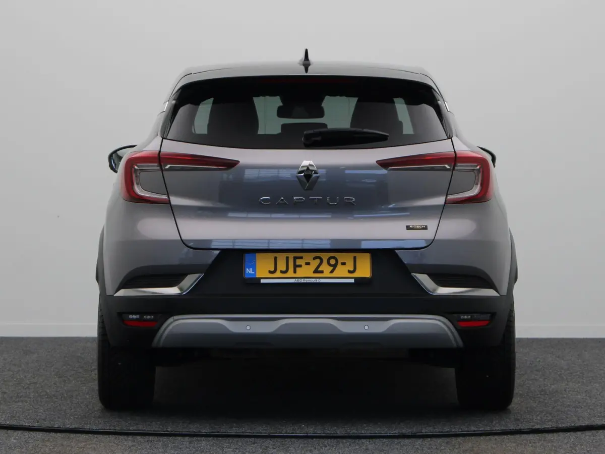 E-Tech Hybrid 145pk Techno | Achteruitrijcamera | Navigatie | Parkeersensoren voor/achter | Climate control |