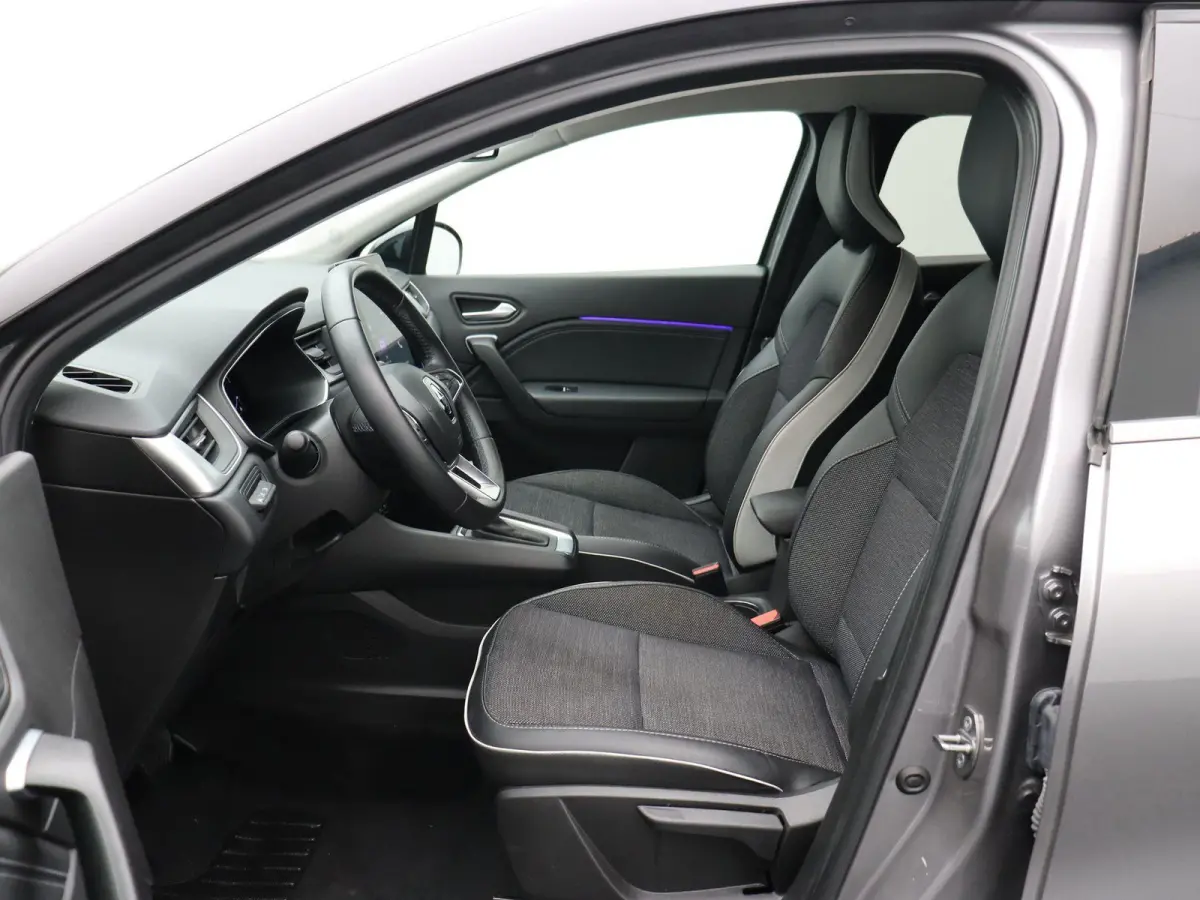 E-Tech Hybrid 145pk Techno | Achteruitrijcamera | Navigatie | Parkeersensoren voor/achter | Climate control |