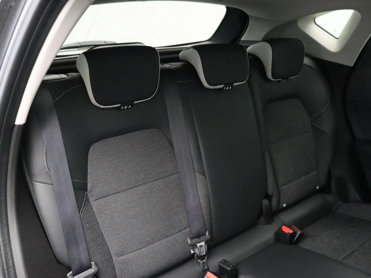 E-Tech Hybrid 145pk Techno | Achteruitrijcamera | Navigatie | Parkeersensoren voor/achter | Climate control |
