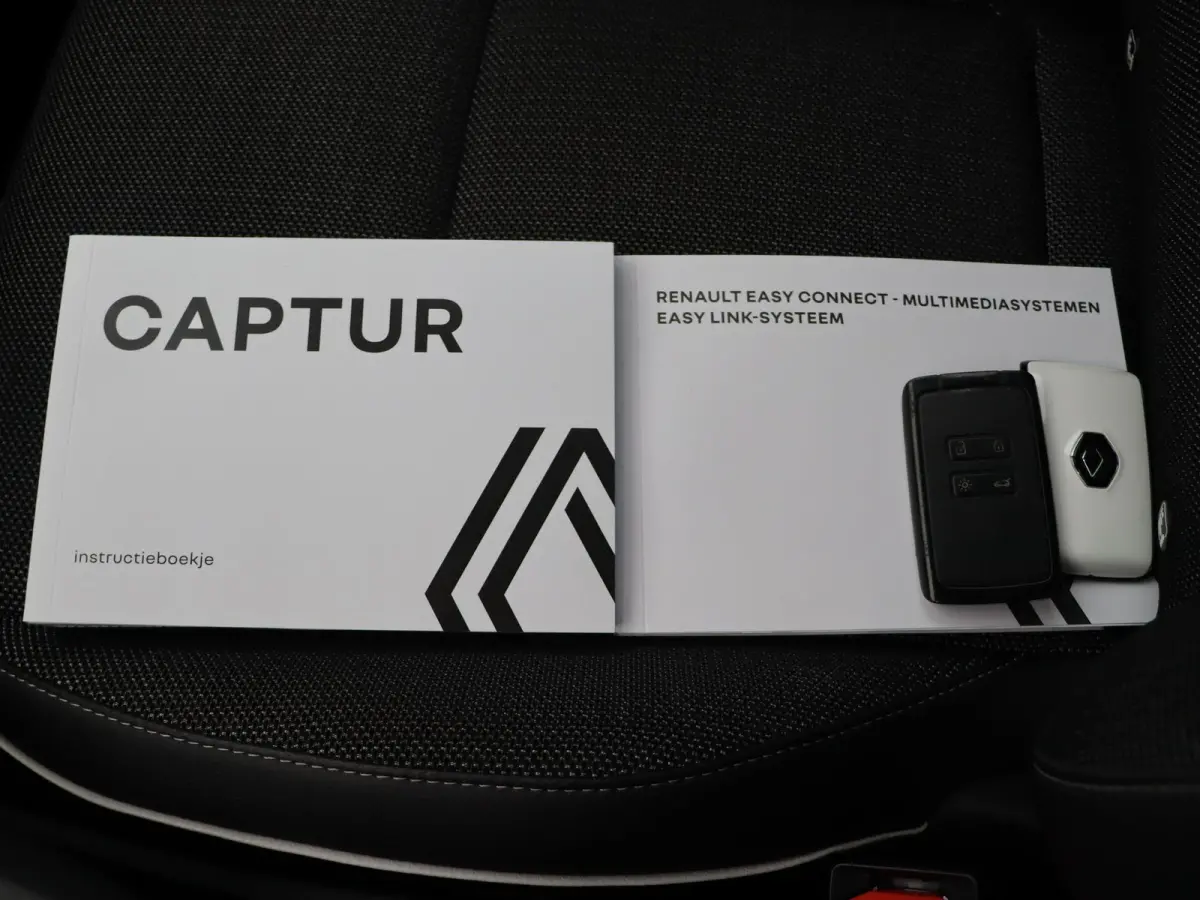 E-Tech Hybrid 145pk Techno | Achteruitrijcamera | Navigatie | Parkeersensoren voor/achter | Climate control |