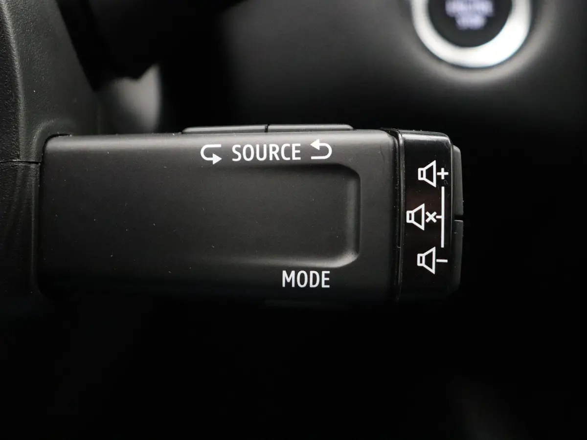 E-Tech Hybrid 145pk Techno | Achteruitrijcamera | Navigatie | Parkeersensoren voor/achter | Climate control |