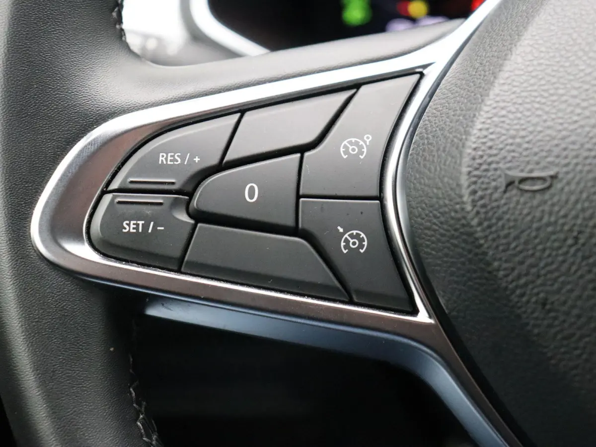 E-Tech Hybrid 145pk Techno | Achteruitrijcamera | Navigatie | Parkeersensoren voor/achter | Climate control |