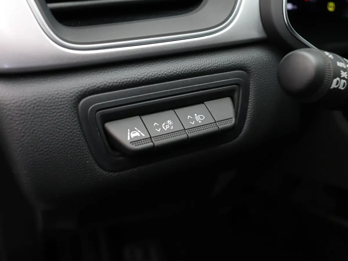 E-Tech Hybrid 145pk Techno | Achteruitrijcamera | Navigatie | Parkeersensoren voor/achter | Climate control |