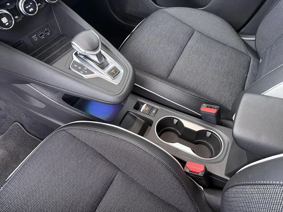 E-TECH plug-in hybrid 160 Intens | SoH 95% | Parkeercamera | Apple Carplay/Android Auto | Trekhaak |