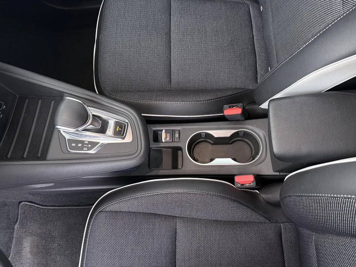 E-TECH plug-in hybrid 160 Intens | SoH 95% | Parkeercamera | Apple Carplay/Android Auto | Trekhaak |