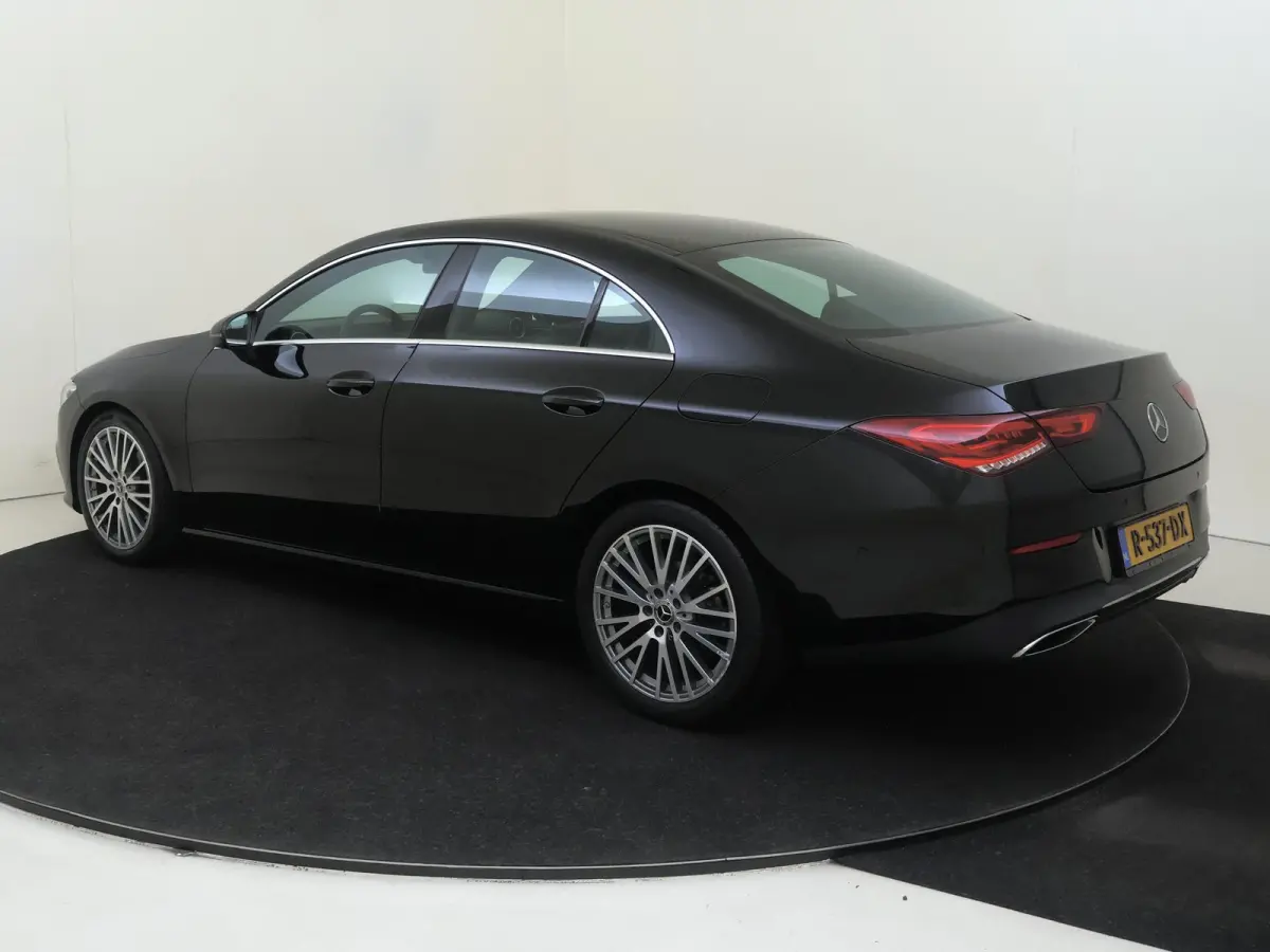 180 Luxury Line /Stoelverwarming /Achteruitrijcamera /18 Inch