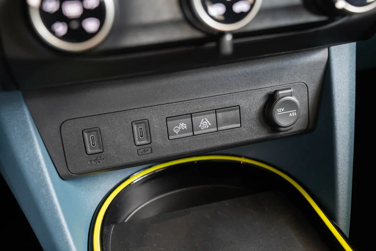 1.2 Hybrid ICON | Tot 8 Jaar Garantie | Apple Carplay & Android Auto | Parkeersensoren | Cruise Controle | Airco | USB |