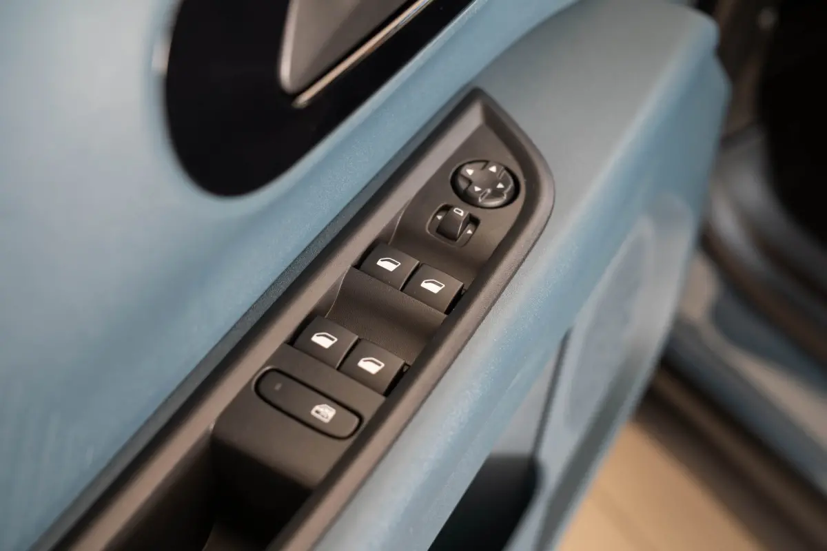 1.2 Hybrid ICON | Tot 8 Jaar Garantie | Apple Carplay & Android Auto | Parkeersensoren | Cruise Controle | Airco | USB |
