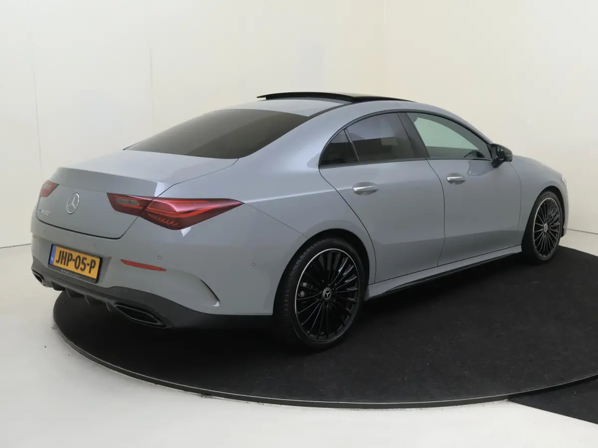 180 Business Solution AMG Premium Plus /Panoramadak /Memory /19 Inch /360 Camera /Winterpakket