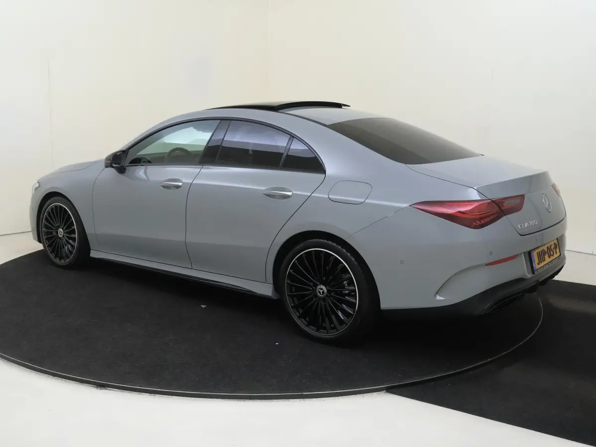 180 Business Solution AMG Premium Plus /Panoramadak /Memory /19 Inch /360 Camera /Winterpakket