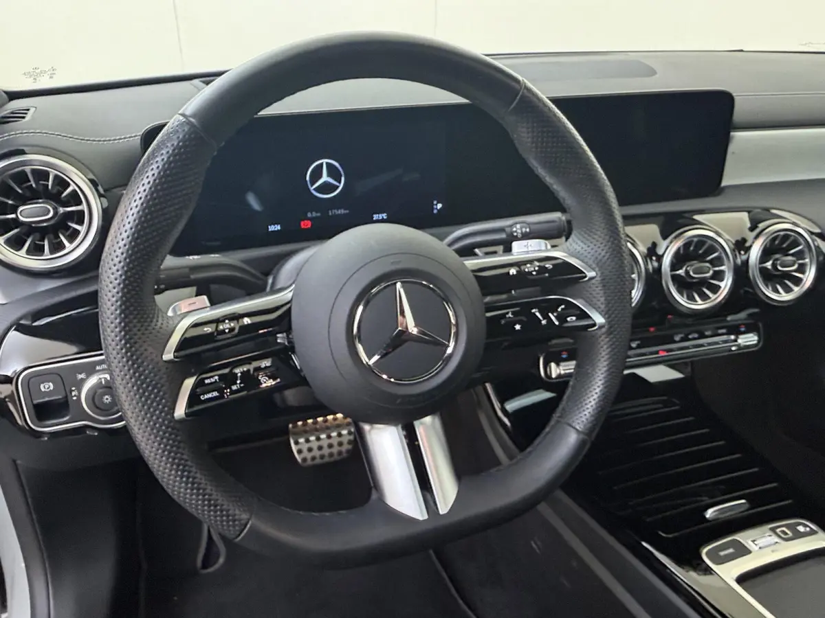 180 Business Solution AMG Premium Plus /Panoramadak /Memory /19 Inch /360 Camera /Winterpakket