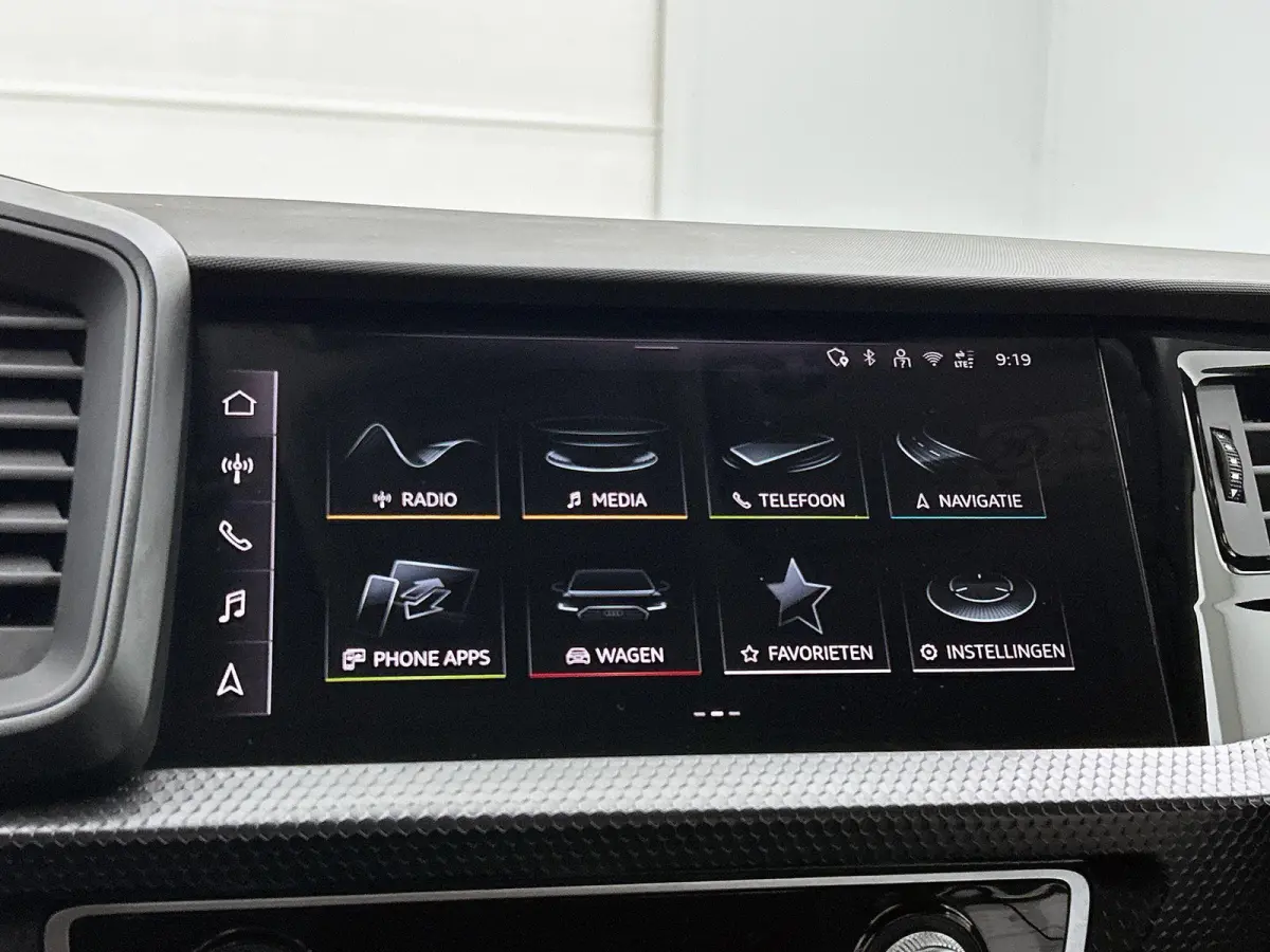 30 TFSI Advanced edition 116 PK | Automaat | Stoelverwarming | Audi smartphone interface | Climate Control | Cruise Control | Lichtmetalen velgen Zwart | LED |