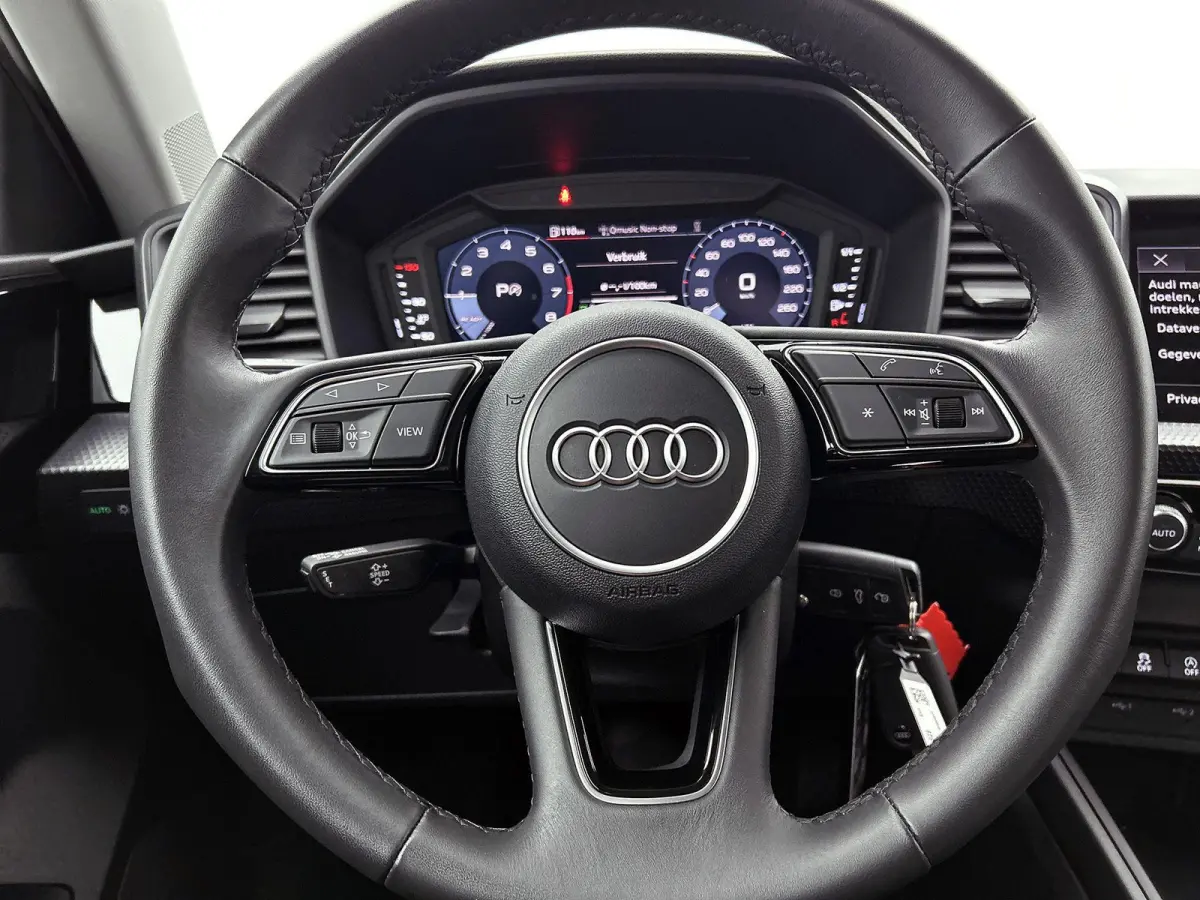 30 TFSI Advanced edition 116 PK | Automaat | Stoelverwarming | Audi smartphone interface | Climate Control | Cruise Control | Lichtmetalen velgen Zwart | LED |