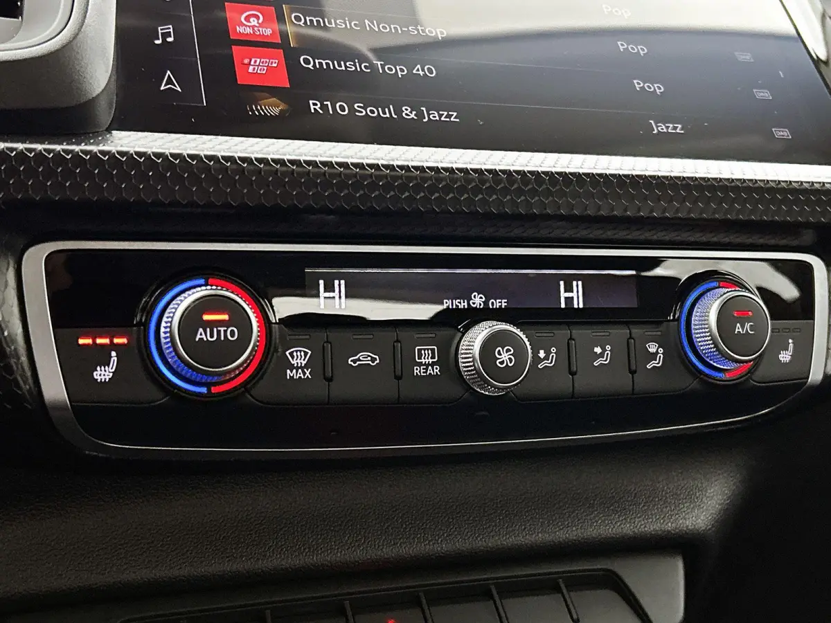 30 TFSI Advanced edition 116 PK | Automaat | Stoelverwarming | Audi smartphone interface | Climate Control | Cruise Control | Lichtmetalen velgen Zwart | LED |