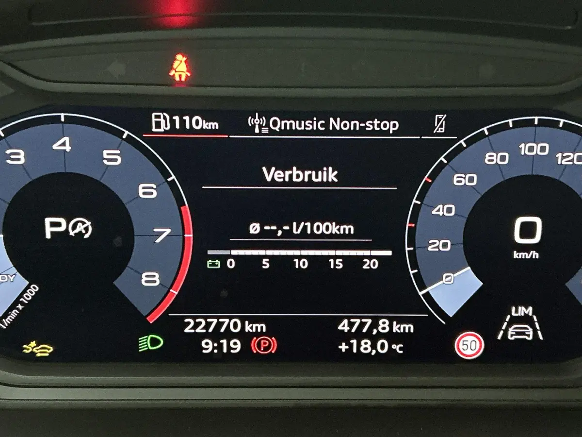 30 TFSI Advanced edition 116 PK | Automaat | Stoelverwarming | Audi smartphone interface | Climate Control | Cruise Control | Lichtmetalen velgen Zwart | LED |