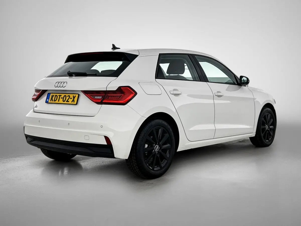 30 TFSI Advanced edition 116 PK | Automaat | Stoelverwarming | Audi smartphone interface | Climate Control | Cruise Control | Lichtmetalen velgen Zwart | LED |