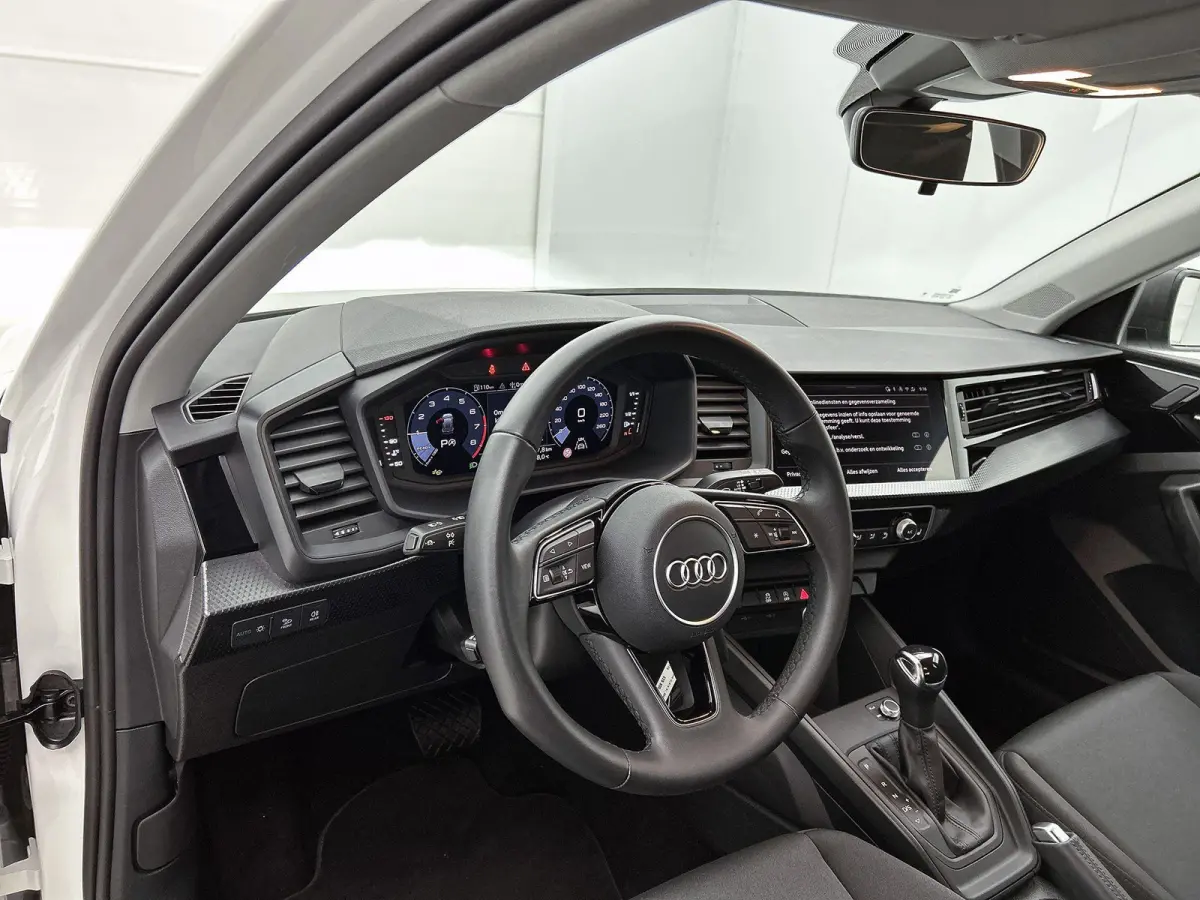 30 TFSI Advanced edition 116 PK | Automaat | Stoelverwarming | Audi smartphone interface | Climate Control | Cruise Control | Lichtmetalen velgen Zwart | LED |