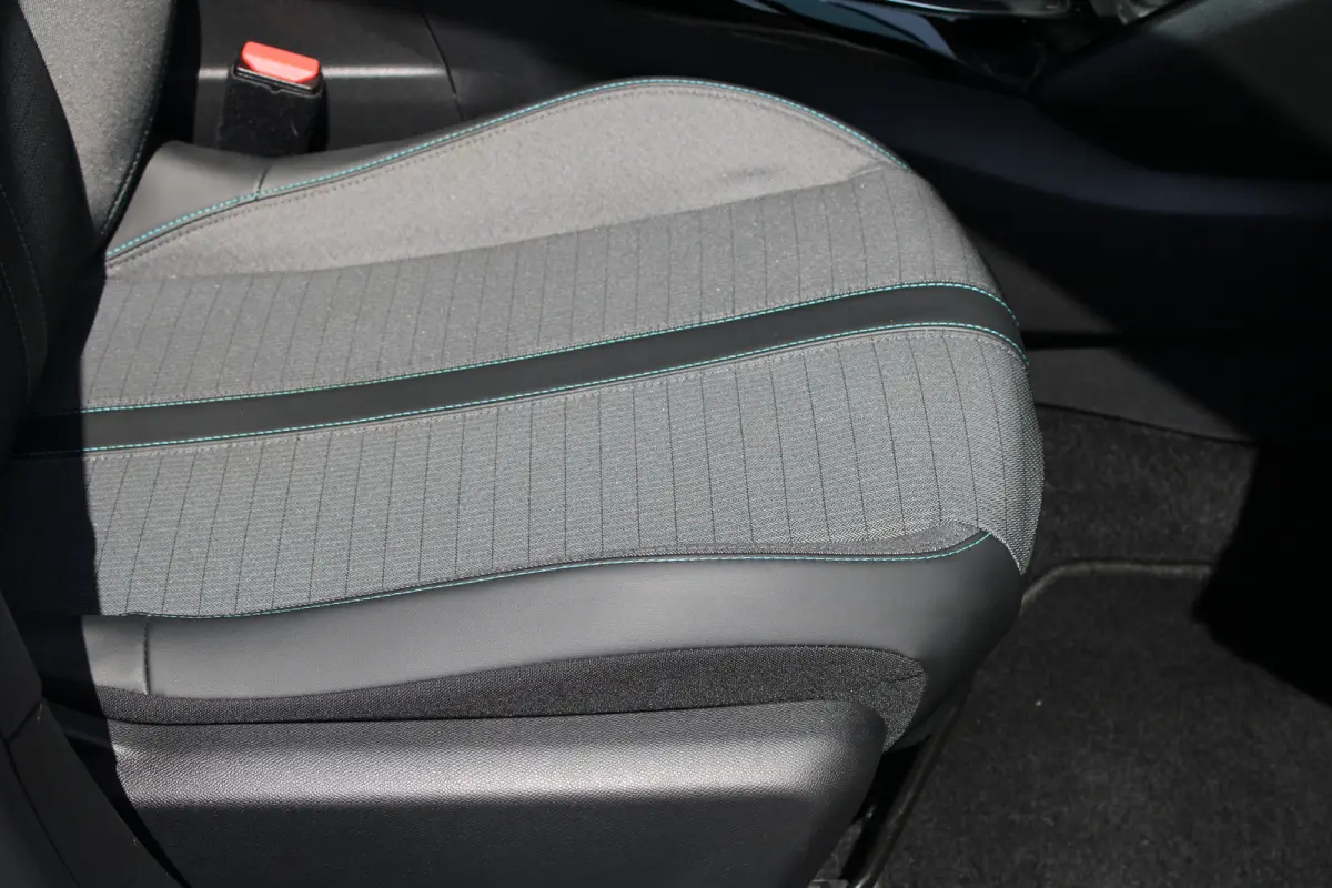 1.2 PureTech Allure Pack | Navigatie | Camera | 3D Instrumentenpaneel | 1e Eigenaar | NL auto | 72.000km |