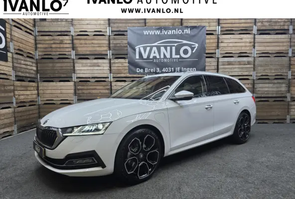 1.4 TSI iV PHEV Business Edition Plus Pano Leder Camera Navi 19"LM