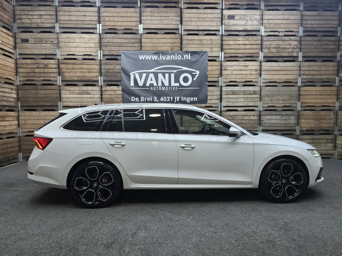 1.4 TSI iV PHEV Business Edition Plus Pano Leder Camera Navi 19"LM